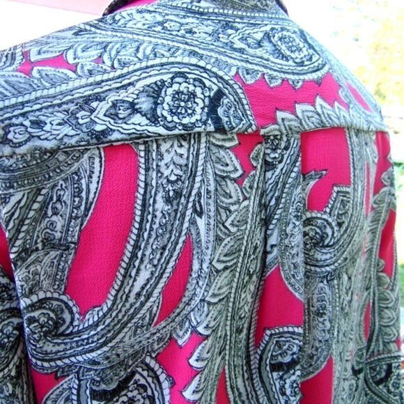 EUC INVESTMENTS Black, White & Pink  Paisley Violated Long Sleeve Shirt Petite S - Picture 8 of 15